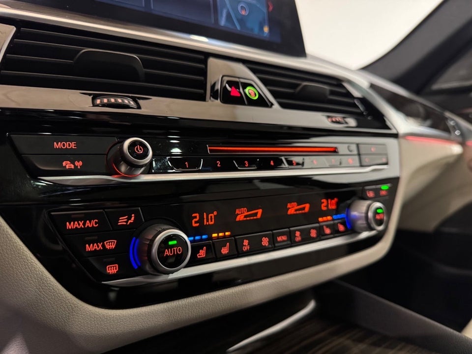 BMW 530d 3,0 Touring Sport Line xDrive aut. 5d