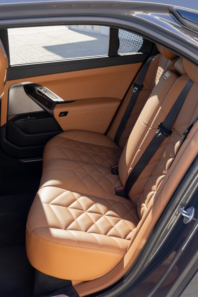 BMW i7 eDrive50 M-Sport 4d