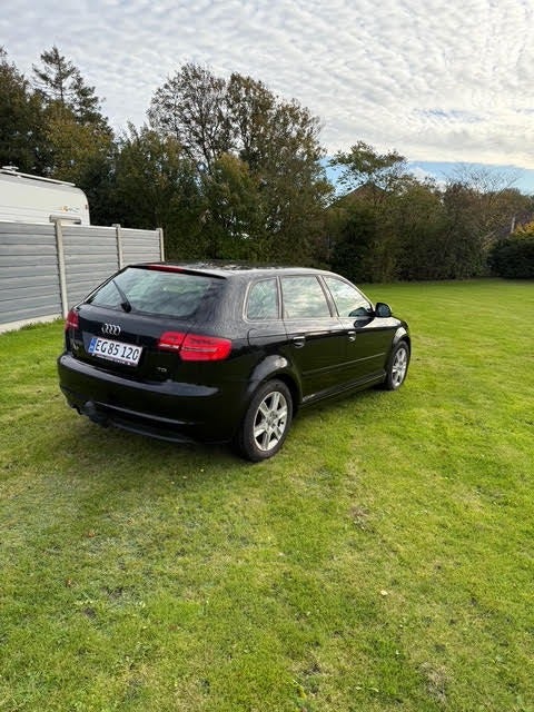 Audi A3 2,0 TDi 140 Ambiente Sportback 5d