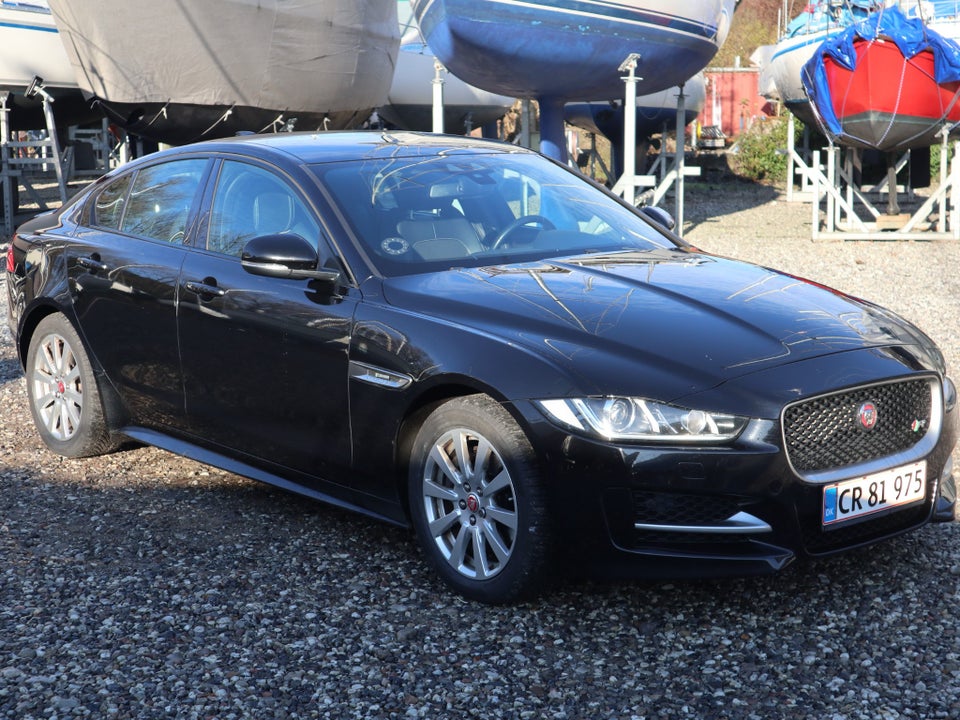 Jaguar XE 2,0 D180 R-Sport 4d