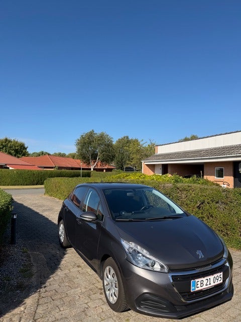 Peugeot 208 1,2 PureTech 82 Signature 5d