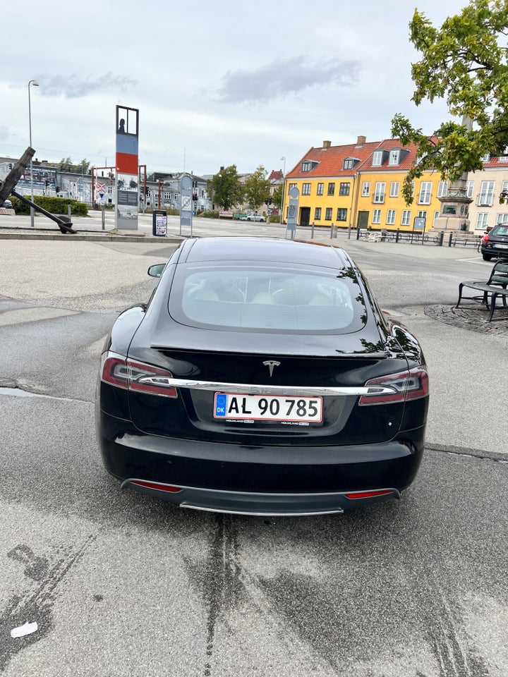 Tesla Model S P85+ 5d