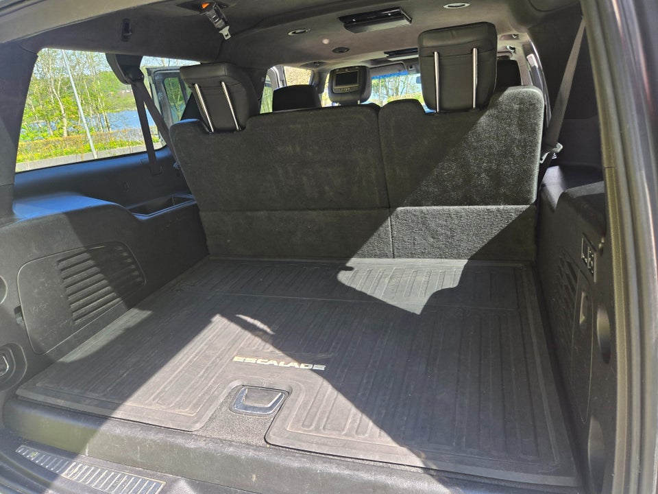 Cadillac Escalade 6,2 V8 ESV Platinum aut. 7prs 5d