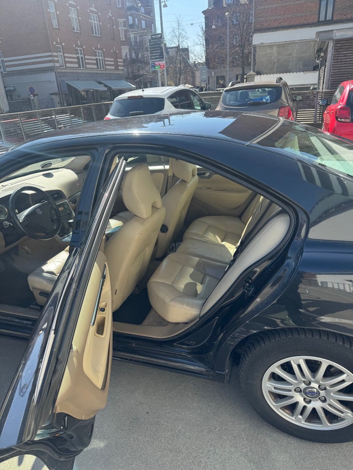 Volvo S60 2,4 140 aut. 4d