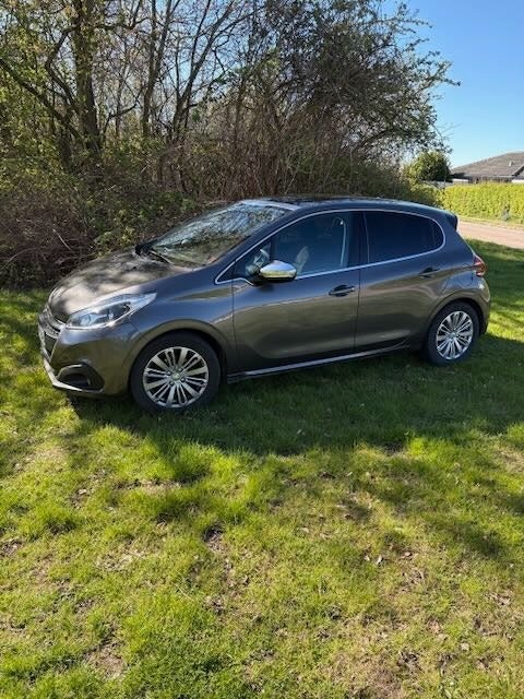 Peugeot 208 1,2 PureTech 82 Exclusive+ 5d
