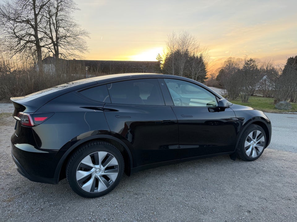 Tesla Model Y Long Range AWD 5d