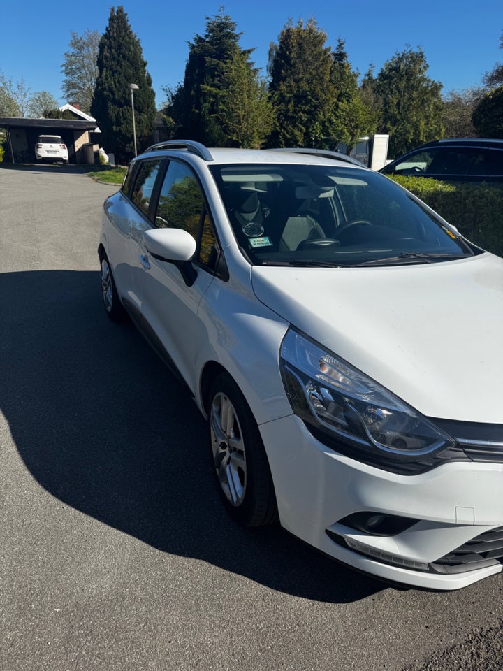 Renault Clio IV 1,5 dCi 90 Zen Sport Tourer 5d