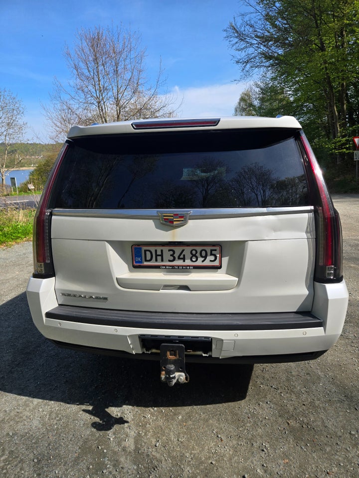 Cadillac Escalade 6,2 V8 ESV Platinum aut. 7prs 5d