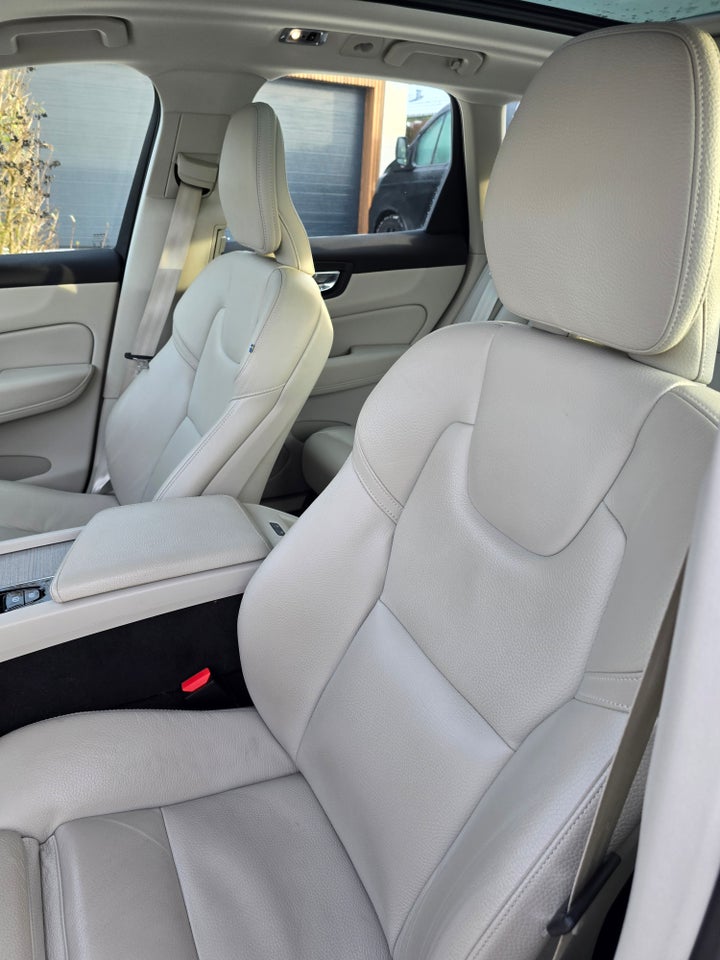 Volvo XC60 2,0 T6 ReCharge Inscription aut. AWD 5d