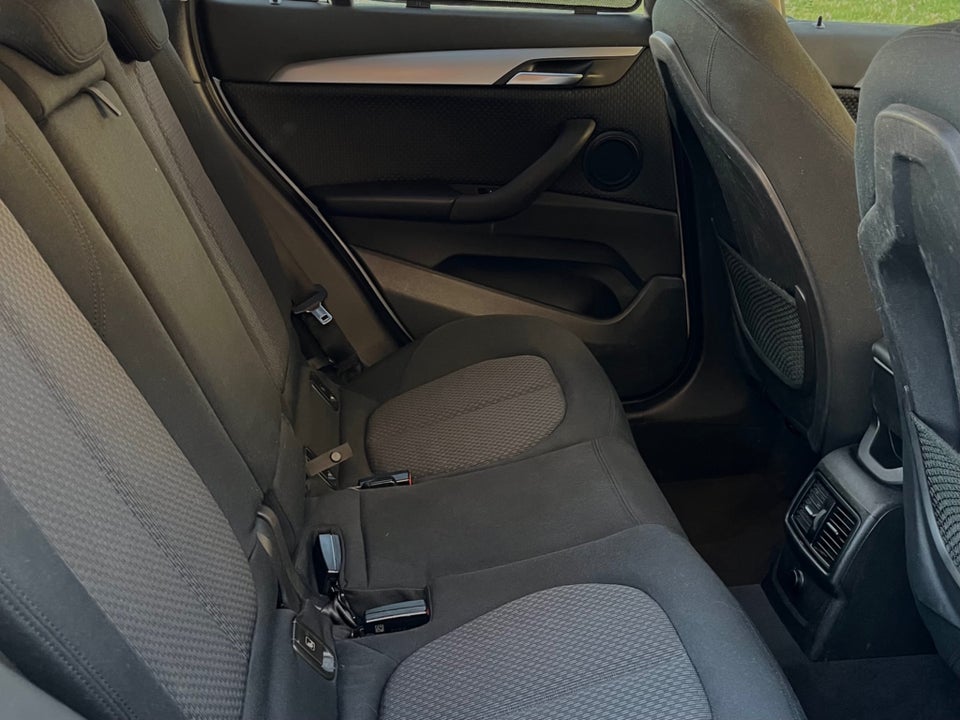 BMW X1 2,0 sDrive18d Advantage 5d