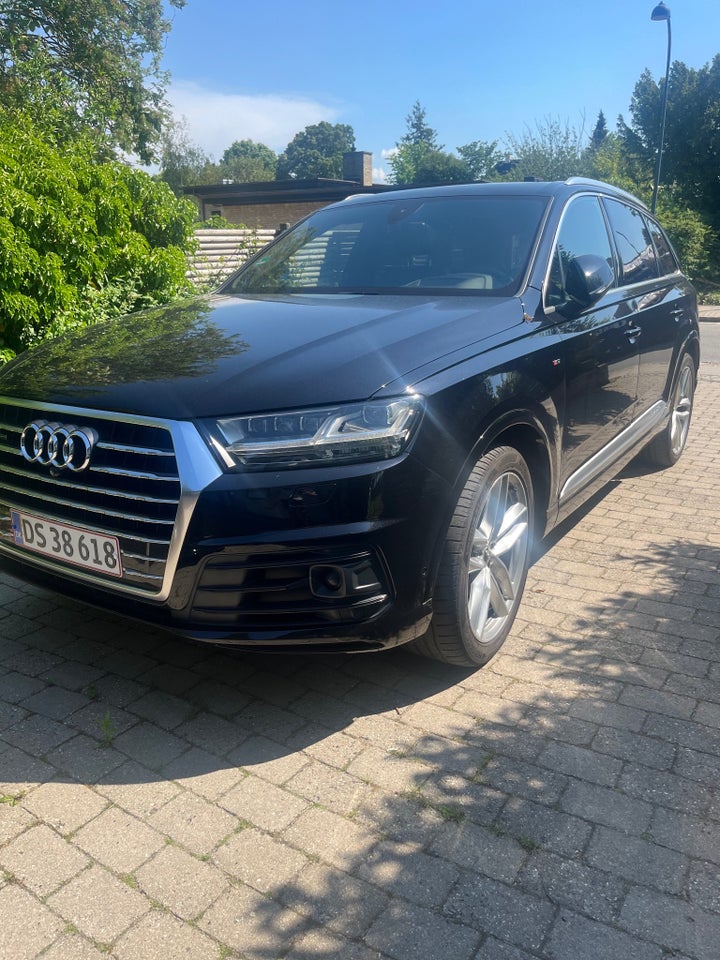 Audi Q7 3,0 TDi 272 S-line quattro Tiptr. 7prs 5d