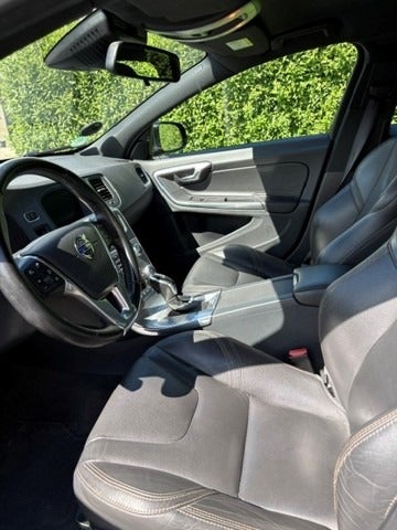 Volvo V60 CC 2,0 D4 190 Momentum aut. 5d