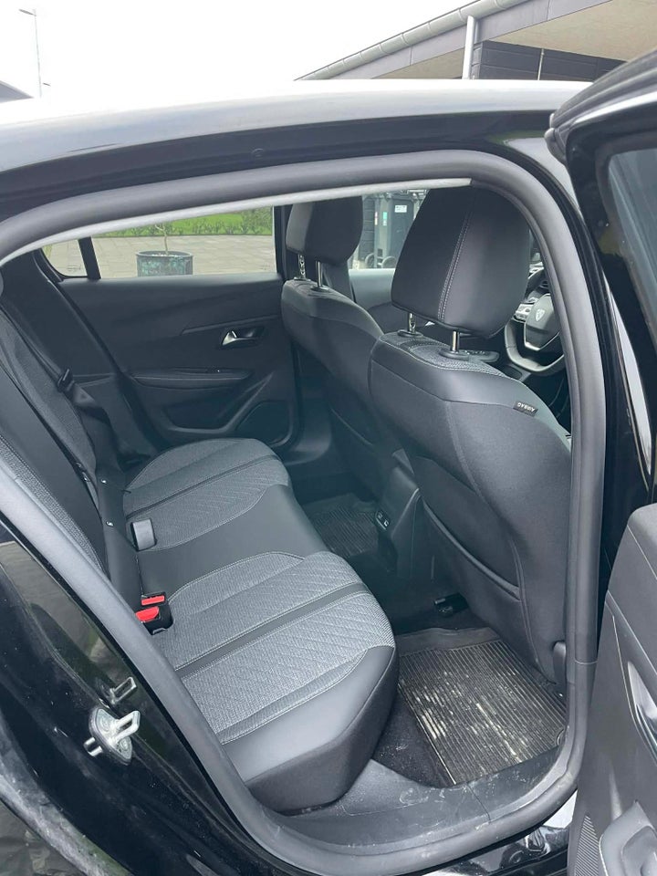 Peugeot 208 1,2 PureTech 100 Allure+ 5d