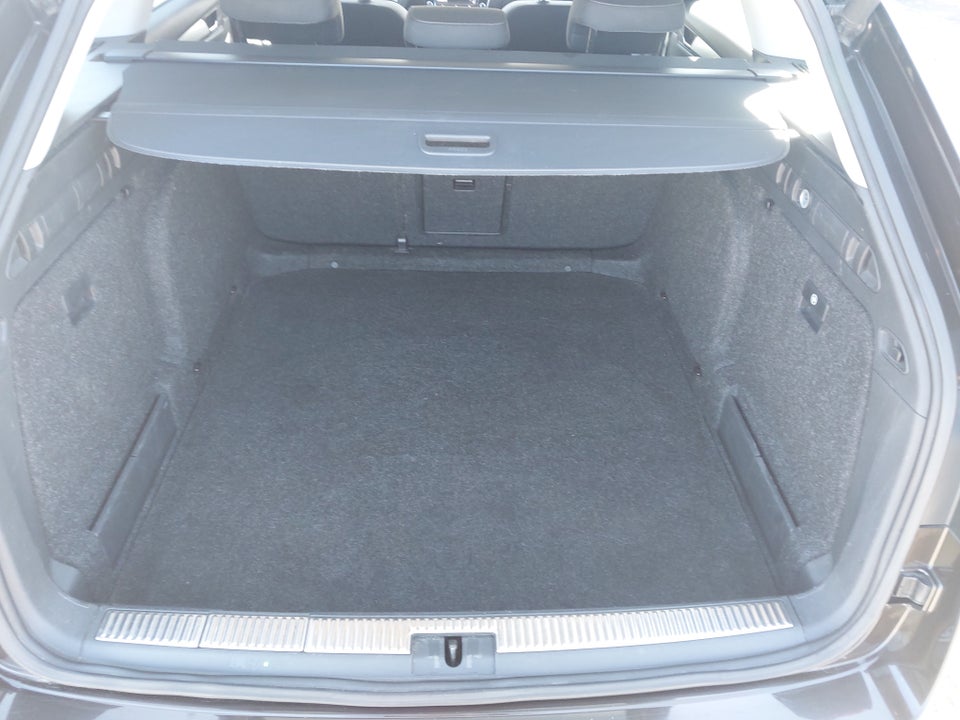 Skoda Superb 1,6 TDi 120 Ambition Combi DSG 5d