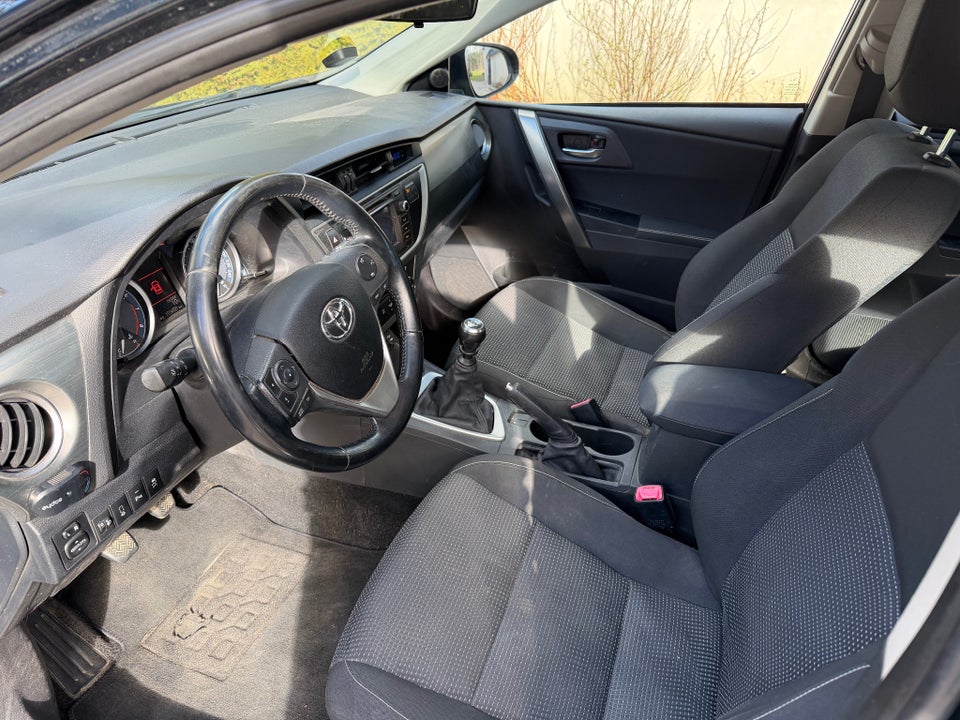 Toyota Auris 1,6 T2 5d