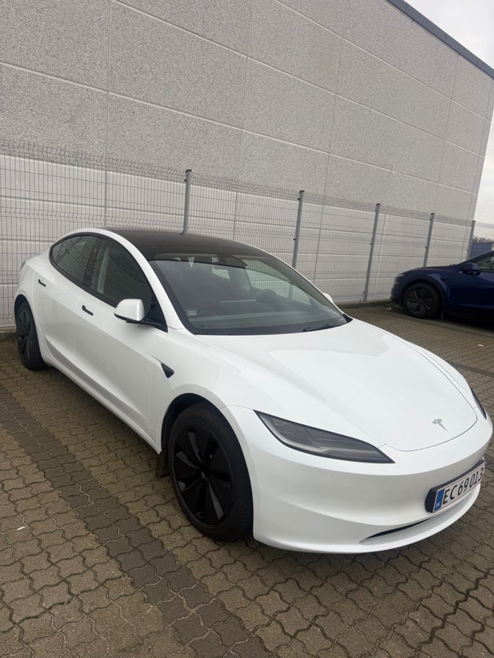 Tesla Model 3 Long Range AWD 4d