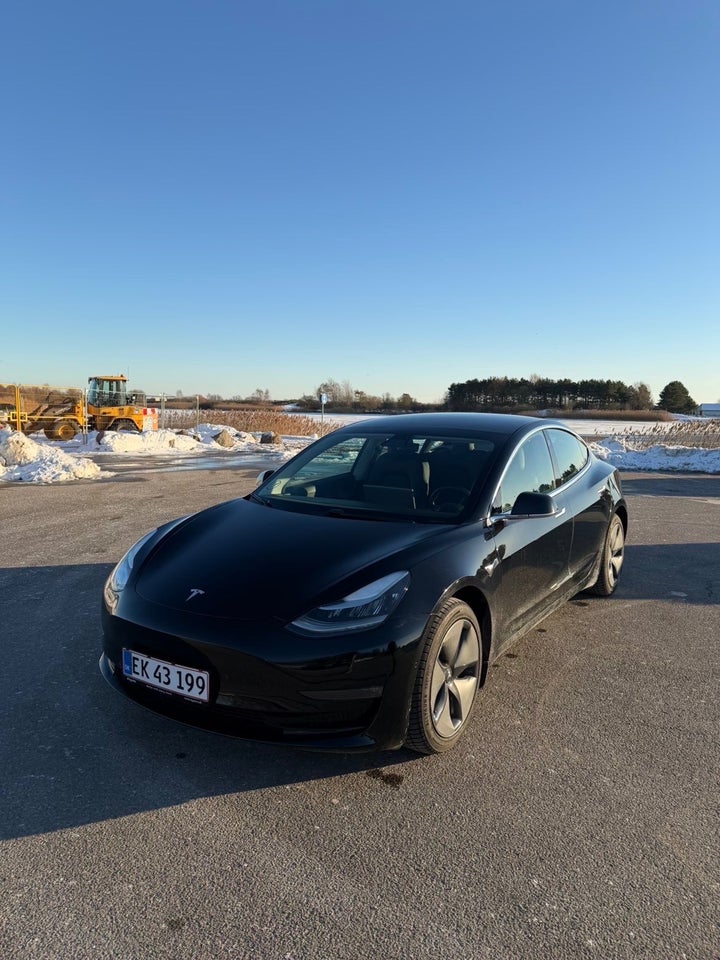 Tesla Model 3 Long Range AWD 4d