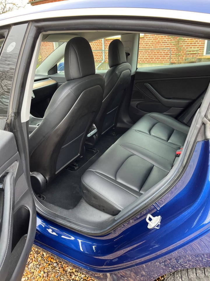 Tesla Model 3 Long Range RWD 4d