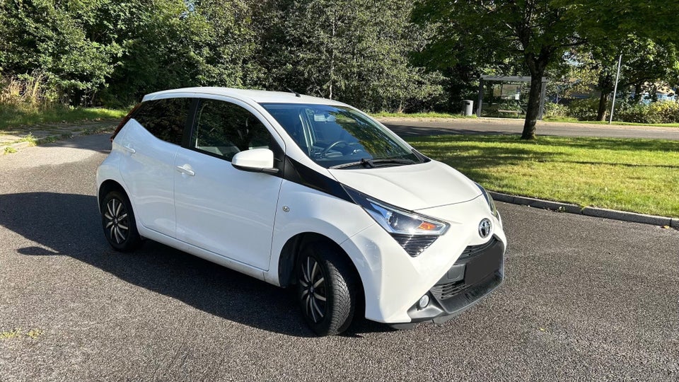 Toyota Aygo 1,0 VVT-i x-press 5d