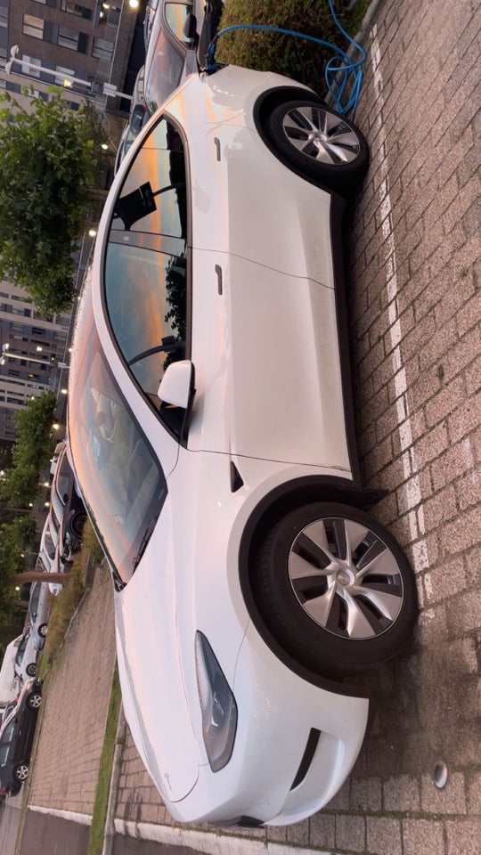 Tesla Model Y RWD 5d