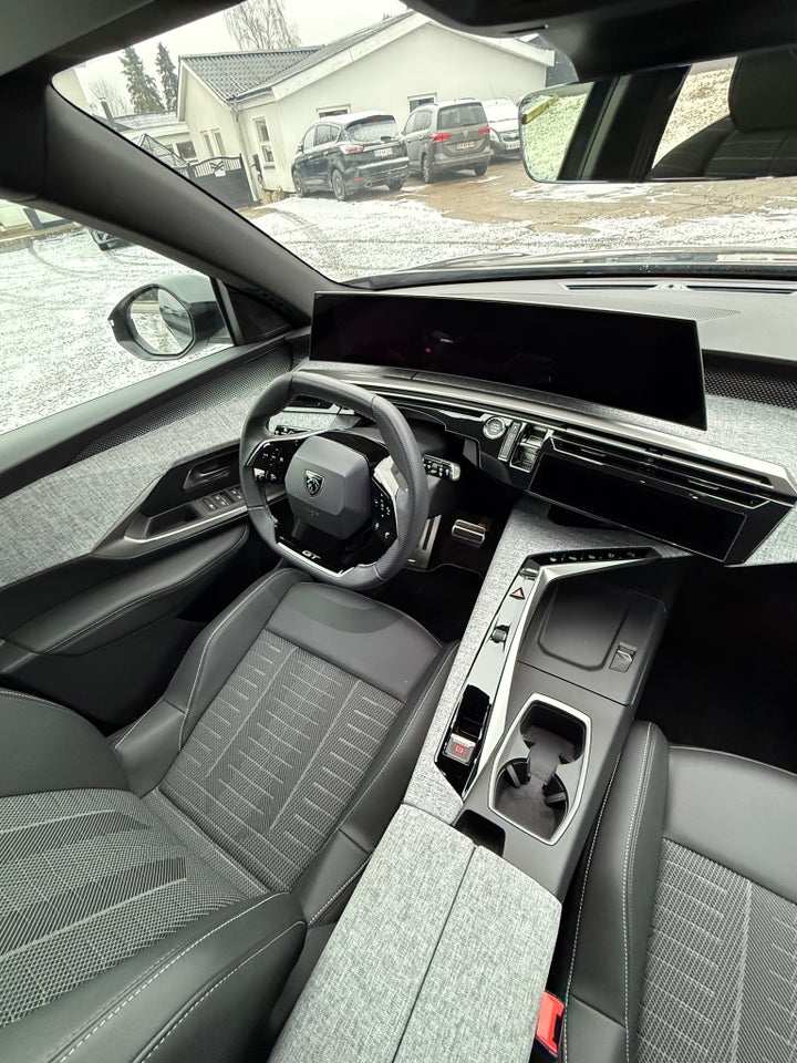 Peugeot e-5008 77 GT Pack 7prs 5d