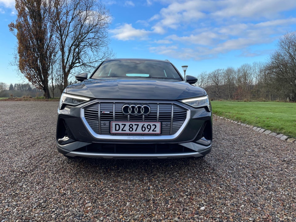 Audi e-tron 55 S-line Prestige quattro 5d