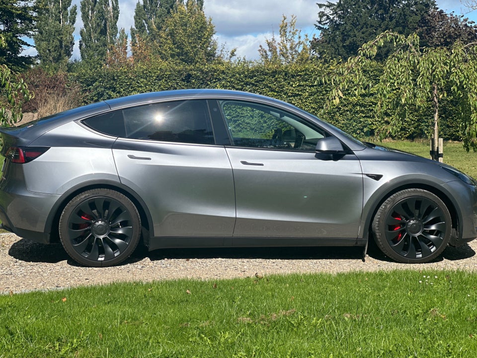 Tesla Model Y Performance AWD 5d