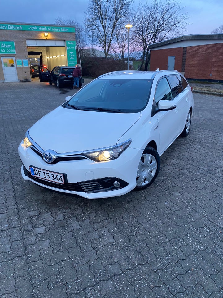 Toyota Auris 1,8 Hybrid H2 Comfort Touring Sports CVT 5d
