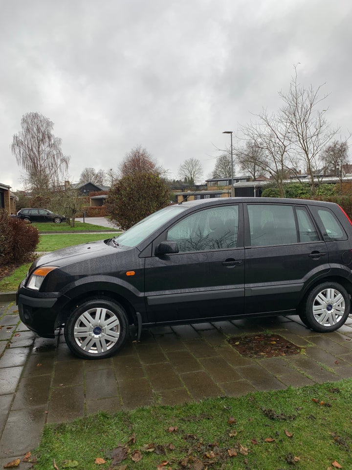 Ford Fusion 1,6 Trend aut. 5d