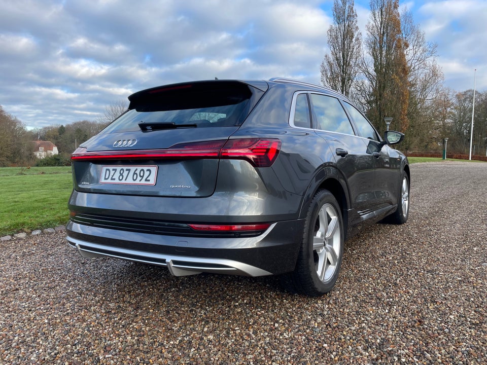 Audi e-tron 55 S-line Prestige quattro 5d