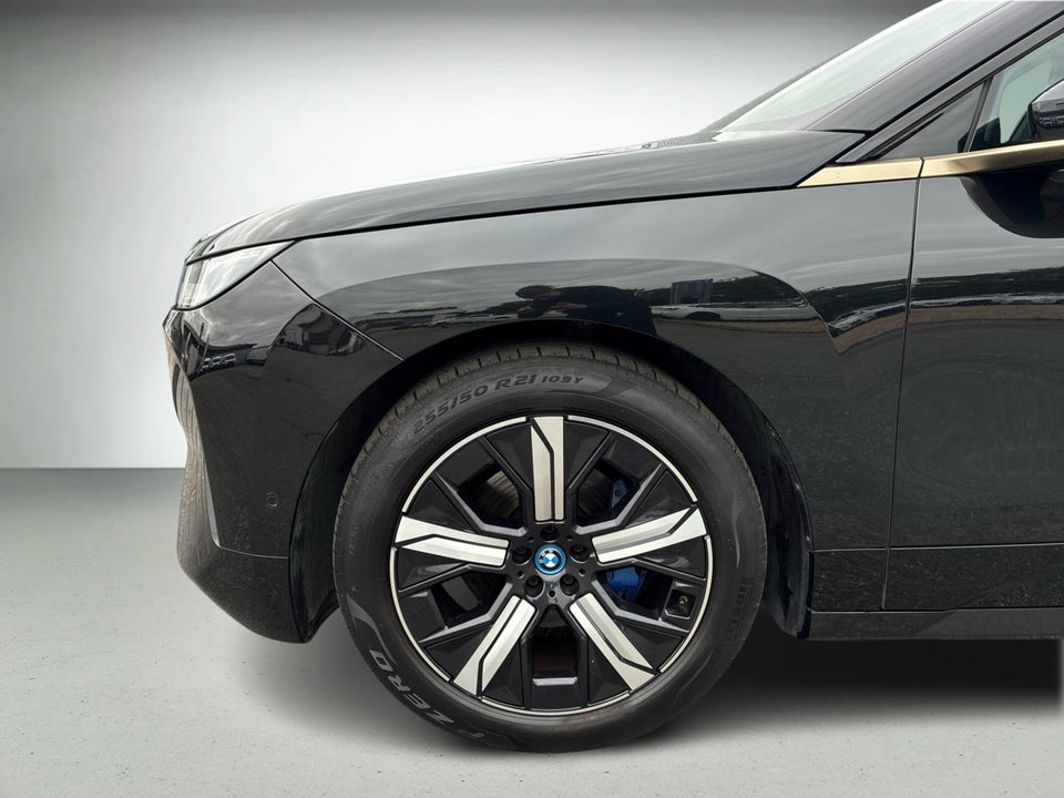BMW iX xDrive40 Fully Charged Sport 5d