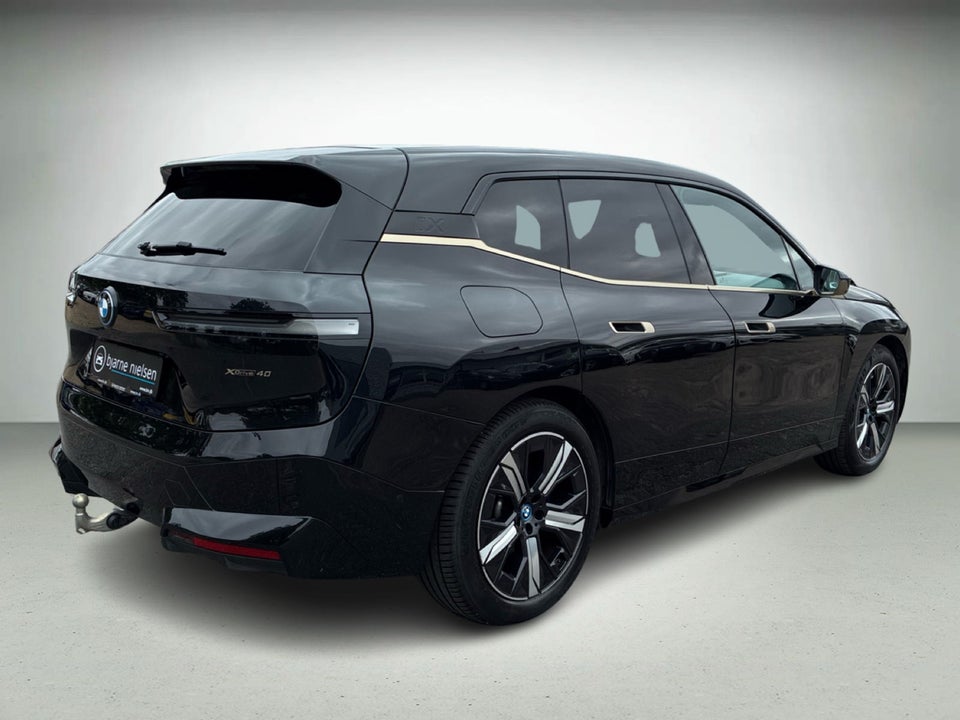 BMW iX xDrive40 Fully Charged Sport 5d