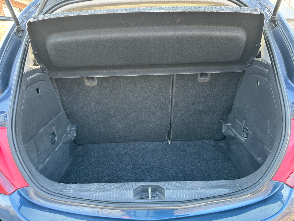 Opel Corsa 1,2 16V Cosmo aut. 3d