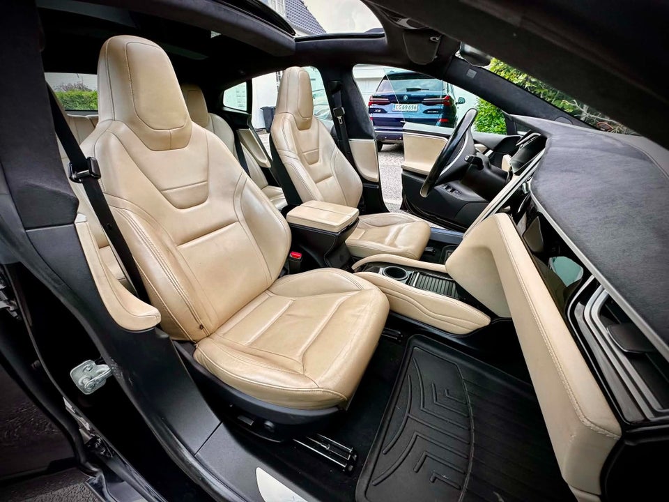 Tesla Model S P90D 5d