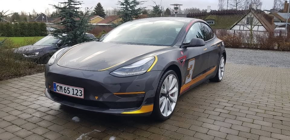 Tesla Model 3 Performance AWD 4d