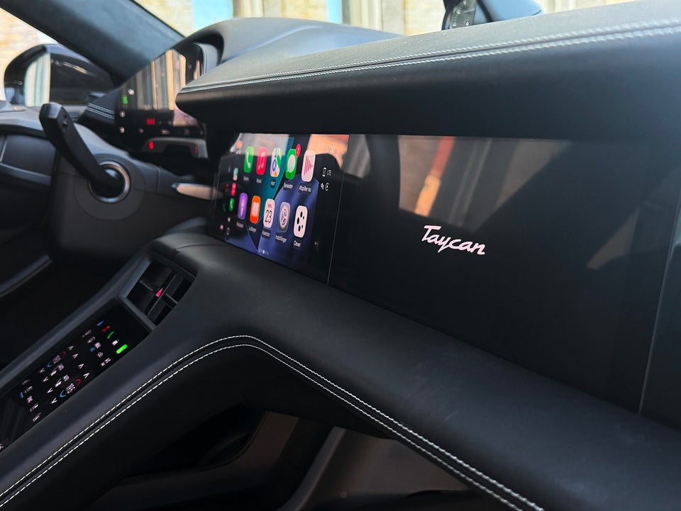 Porsche Taycan Turbo S Performance+ 4d