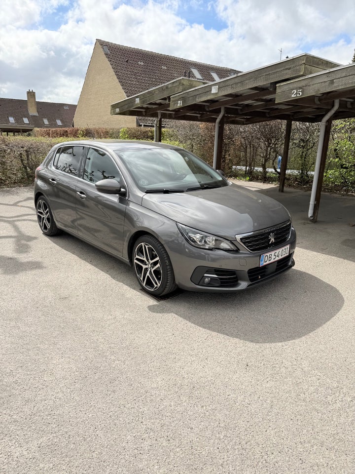 Peugeot 308 1,5 BlueHDi 130 Allure Pack 5d