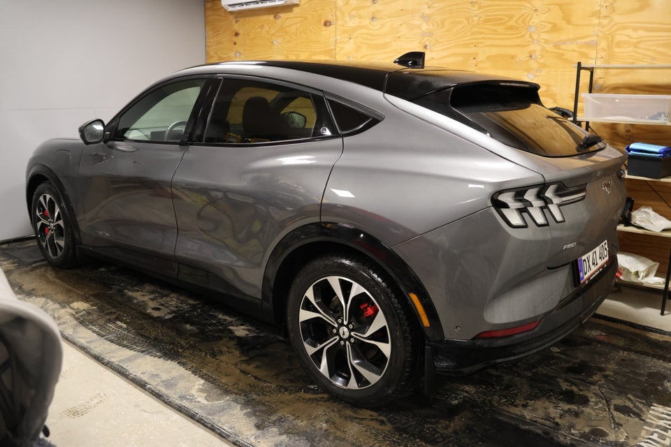 Ford Mustang Mach-E 70 Premium Standard Range AWD 5d