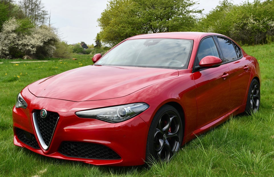 Alfa Romeo Giulia 2,0 T 200 Super aut. 4d