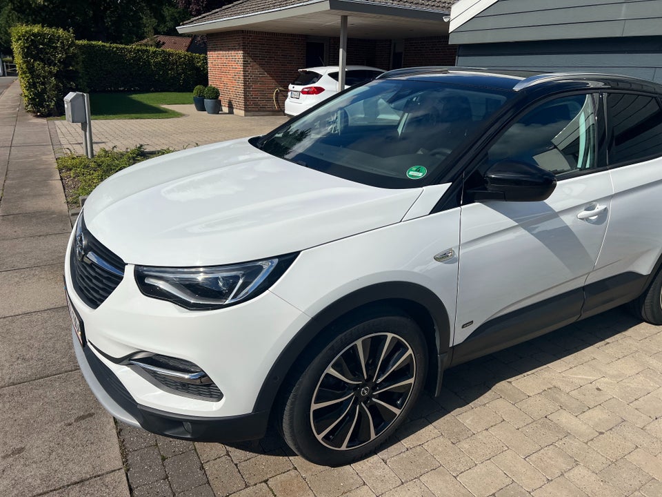 Opel Grandland X 1,6 Hybrid Ultimate aut. 5d
