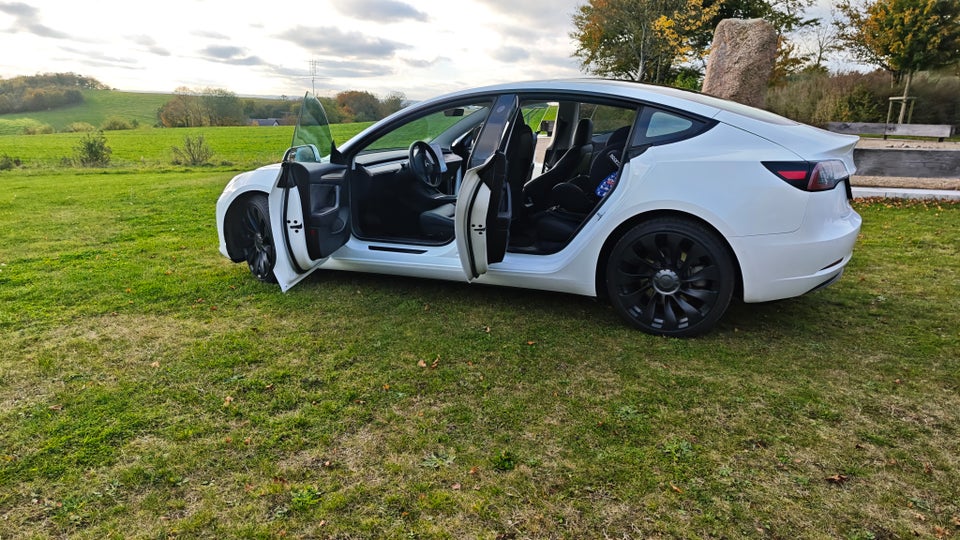 Tesla Model 3 Standard Range+ RWD 4d