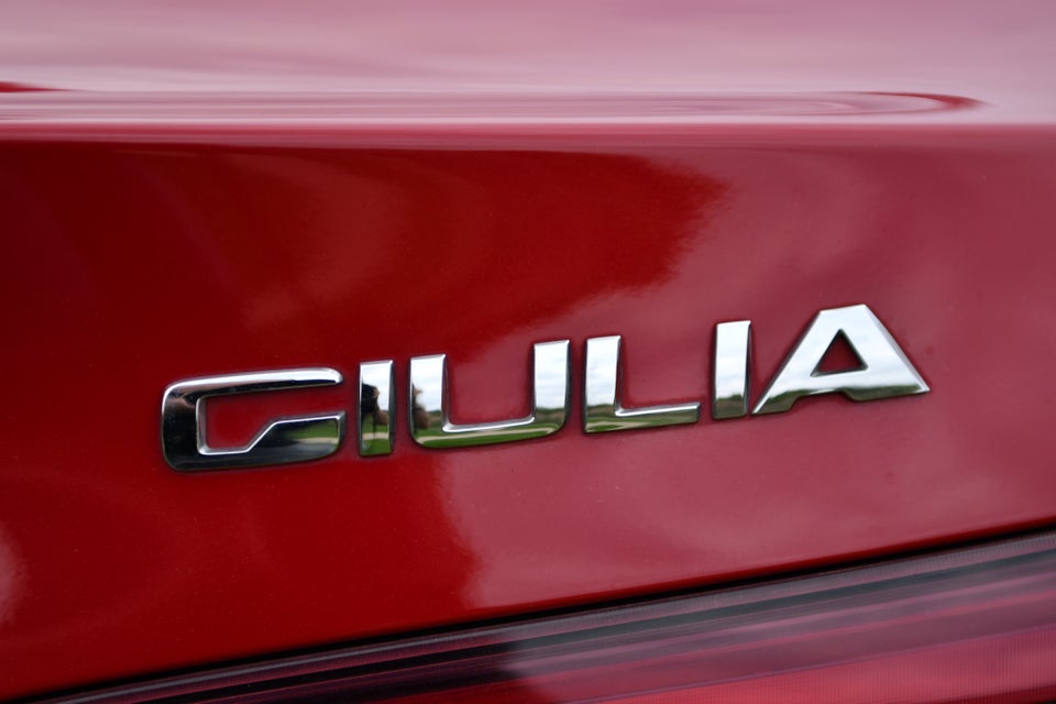 Alfa Romeo Giulia 2,0 T 200 Super aut. 4d