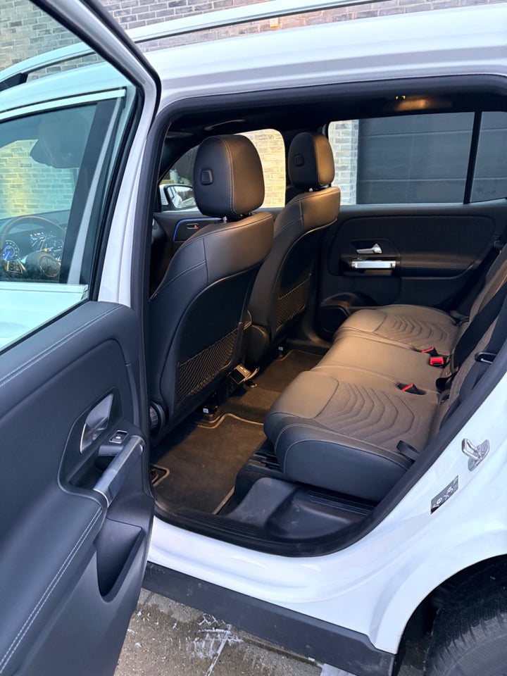 Mercedes EQB300 Progressive Advance 4Matic 5d