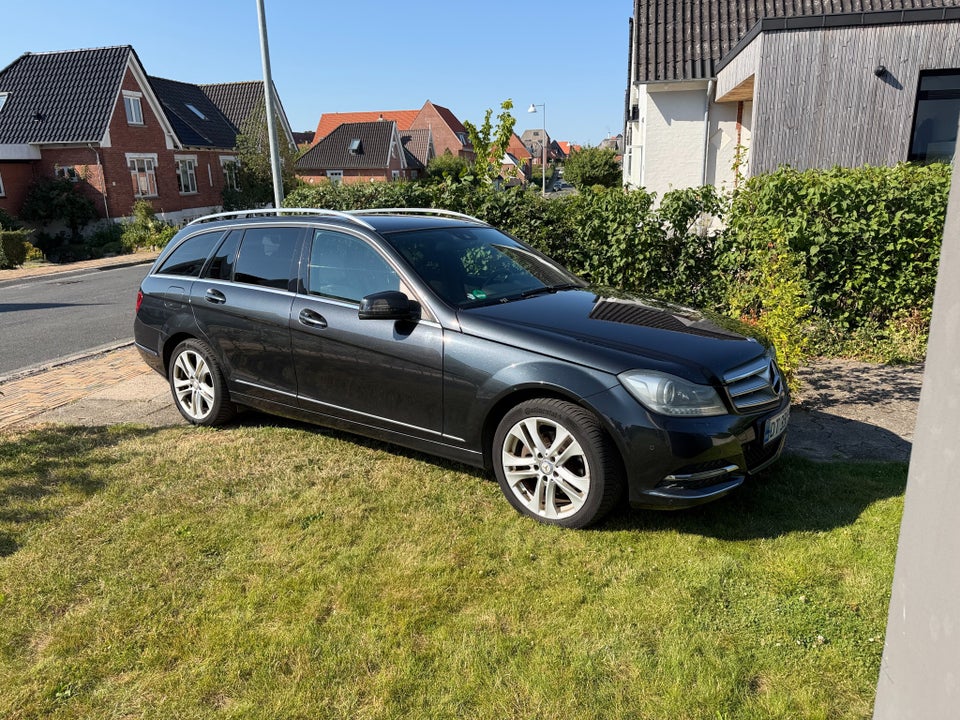 Mercedes C220 2,2 CDi Avantgarde stc. 5d