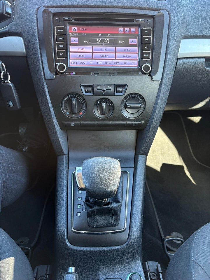 Skoda Octavia 1,6 Ambiente aut. 5d