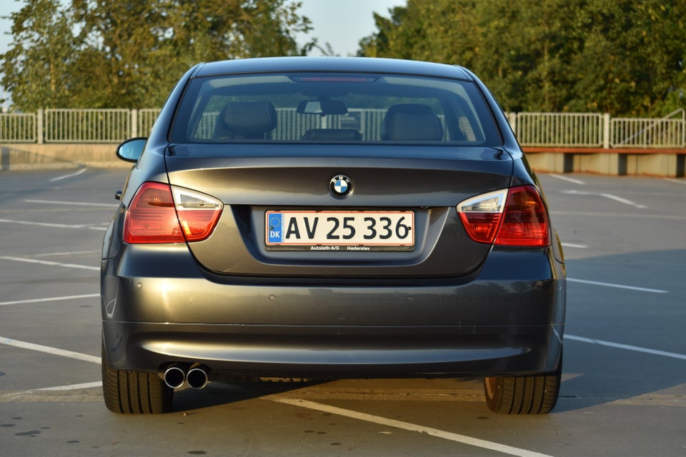 BMW 330i 3,0  4d