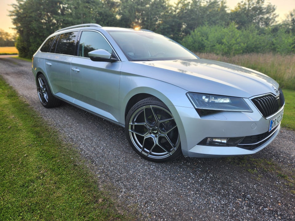 Skoda Superb 2,0 TDi 150 Ambition Combi DSG 5d