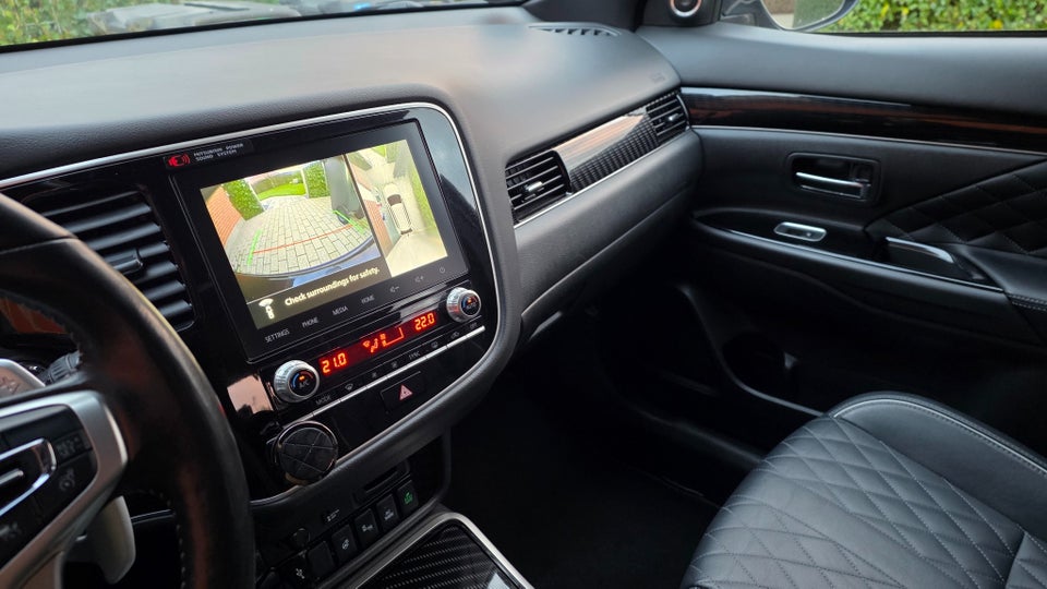 Mitsubishi Outlander 2,4 PHEV Instyle CVT 4WD 5d