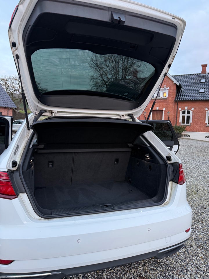 Audi A3 1,4 e-tron S-line Sportback S-tr. 5d