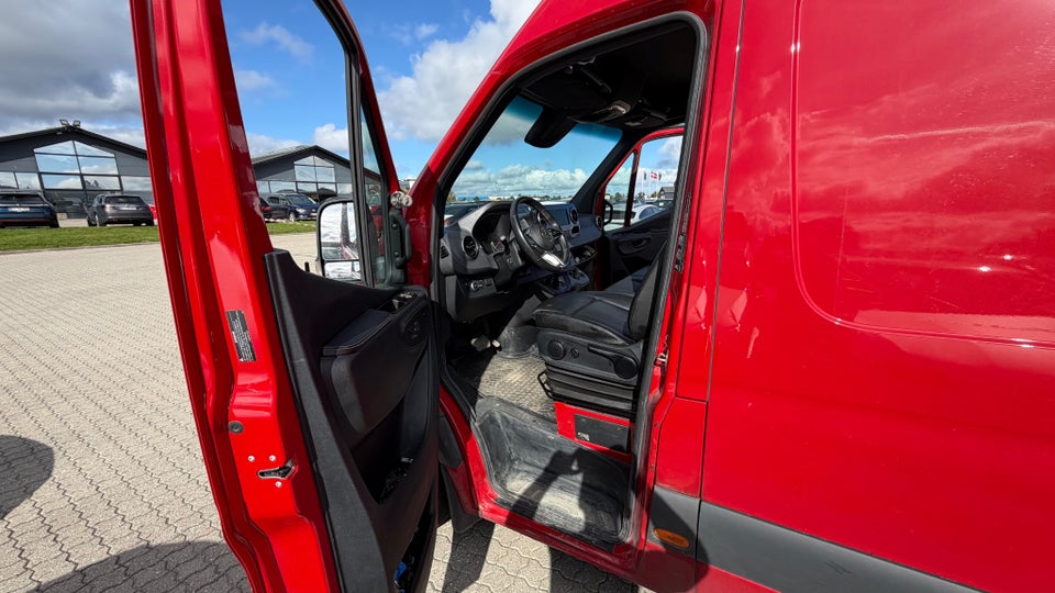 Mercedes Sprinter 319 2,0 CDi A4 Kassevogn aut. RWD